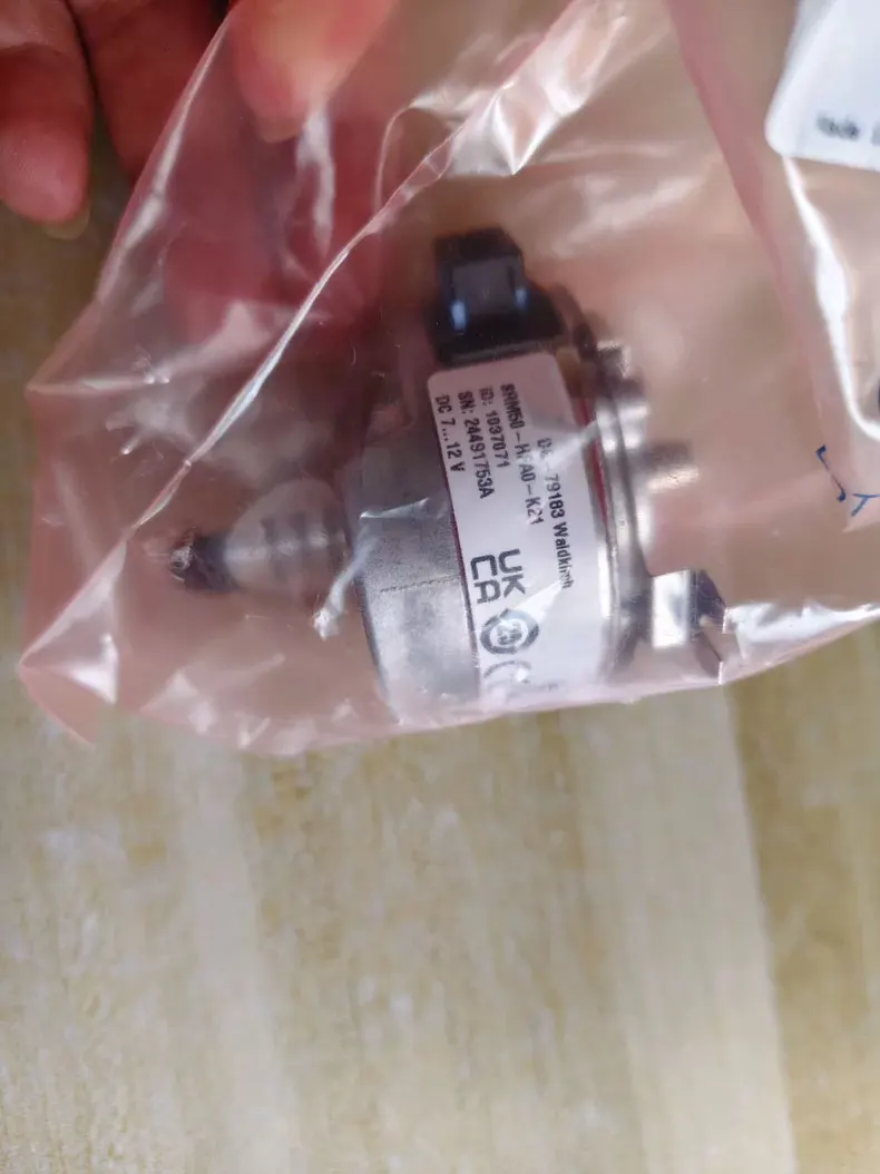 100% New and Original SRM50-HFA0-K21 1037071 SRM50-HZA0-S21 1037831 Encoder FedEx /UPS fast delivery Warranty One-year