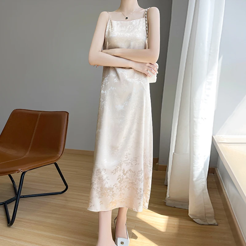 실크 새틴 민족풍 자카드 원넥 캐미솔 드레스, 고급스러운 느낌과 슬림한 분위기, 롱 스커트
