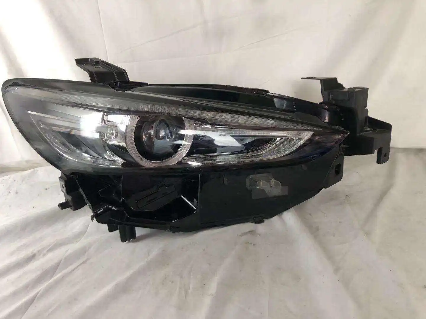 Original Replacement Lights for Mazda 6 Atenza Front Headlight GW2F-51040 GW2F-51030 GW2H-51040 GW2H-51030 Original Headlight