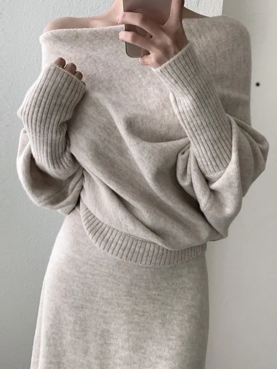 

Fashionable Chic Shoulder-baring Long Knitted Dress Women's Two-piece Set Elegant Lockbone Knitted Top And Skirt Ensemble
