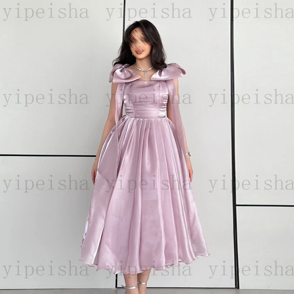 Maßgeschneidertes Abendkleid mit V-Ausschnitt und Schleife, schlichtes, knielanges, plissiertes A-Linien-Abendkleid, schlichtes, drapiertes, ärmelloses, rückenfreies Midi-Partykleid