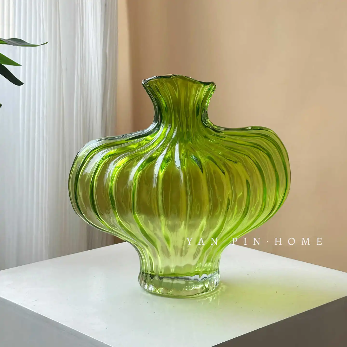Vase Irregular Art Senior Sense Retro Glass Vase Living Room Flower Arrangement Exquisite High Appearance Level