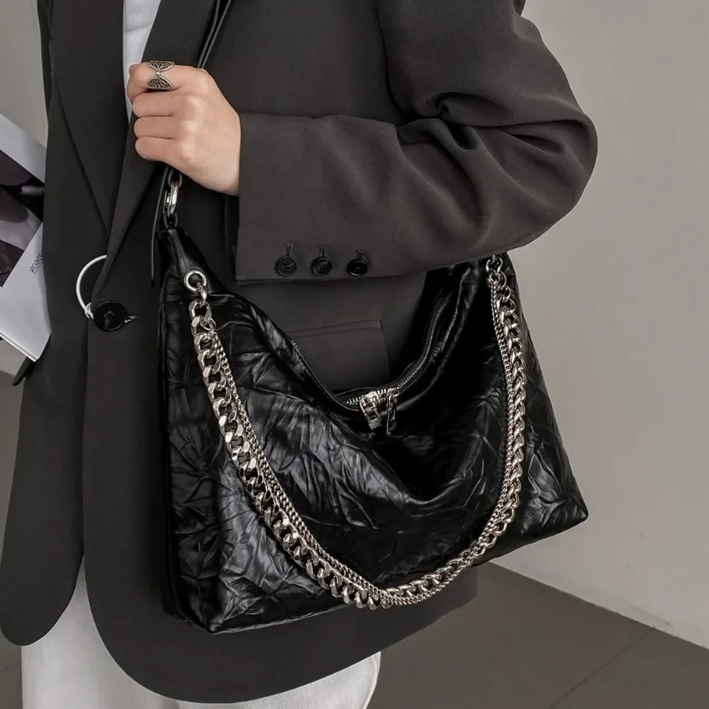 

New Lazy Wind Pleated Chain Armpit Leather Women's Bag High-end Commuter Tote Large-capacity Casual Shoulder Messenger Bag.