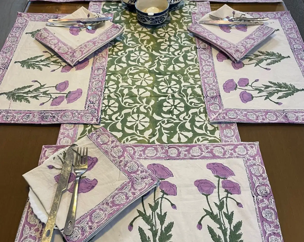 

Wholesale indian 6 floral printed customizable waterproof dining table runner and placemat set with napkin