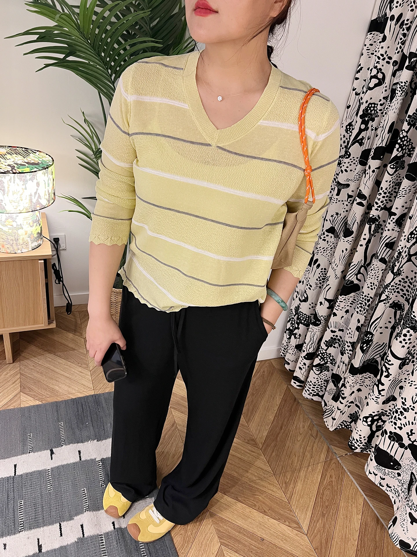 

Свободный полосатый трикотажный топ из конопляной пряжи с цветочным узором, женская рубашка больших размеров, удобная, дышащая, с V-образным вырезом, с длинным рукавом