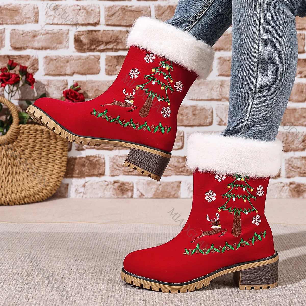 Women's Red Suede Snow Boots, Christmas Embroidered, Fluffy Lined Round Toe Chunky Heel Winter Boots_voghion.com