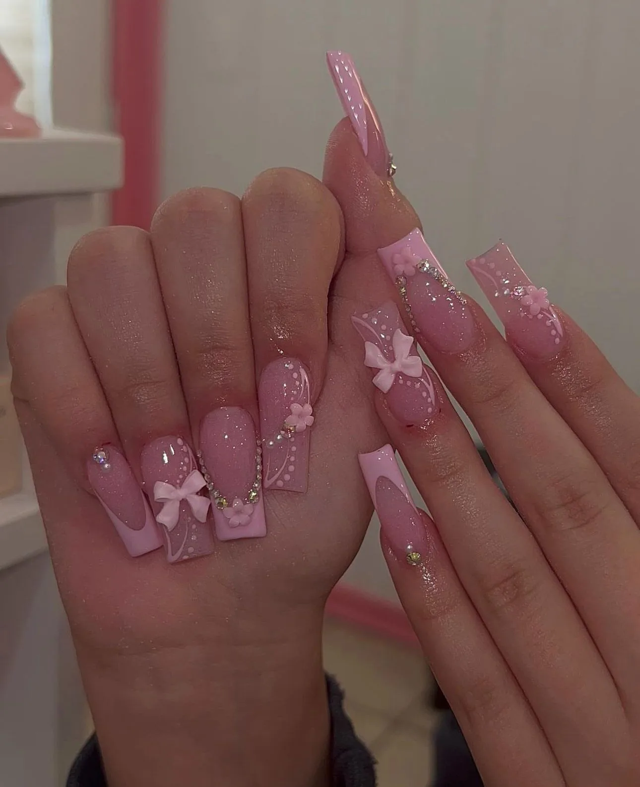 24 Stück – französische weiße quadratische künstliche Nägel, rosa dreidimensionale Schmetterlingsdekoration, zart und elegant, schlicht und großzügig – Detail 19