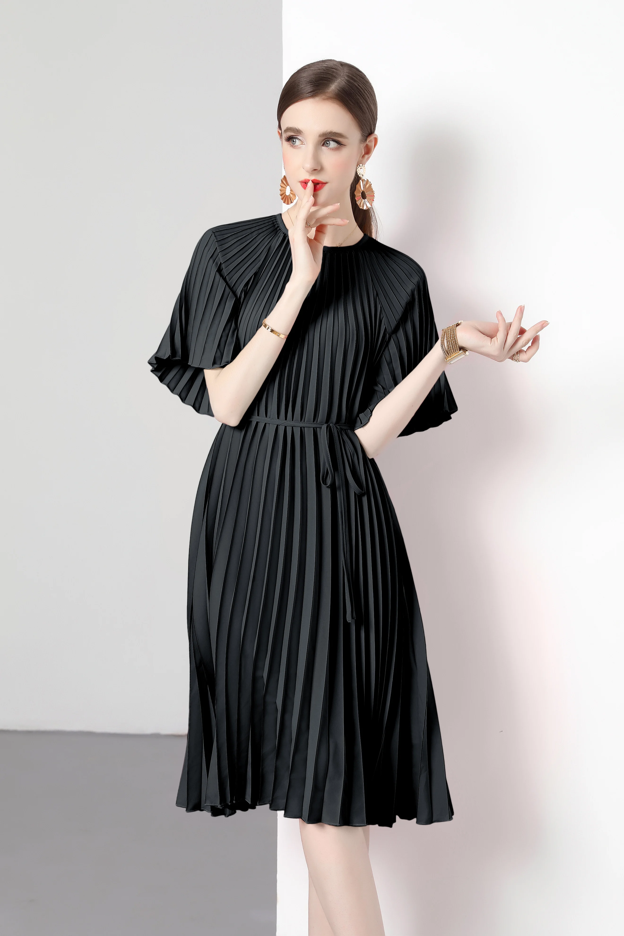 Miyake Plissee Damen Rundhals Schnürung lose Plus Size Kleid langen Falten rock einfachen alters reduzierenden mädchen haften Falten rock