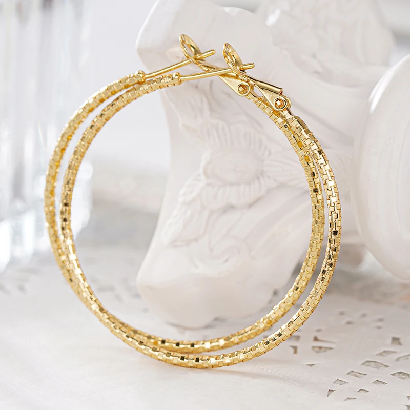 Huitan Bling Bling Hoop Earrings Fashion Bright Attractive Big Circle Accessories for Women Elegant Temperament Party Jewelry