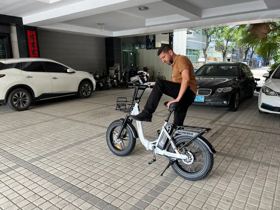 Electric bike Foldable C05 PRO 500W motor 36V13AH battery leisure e-bike city commuting travel 20-inch fat tire electric bicycle image 7