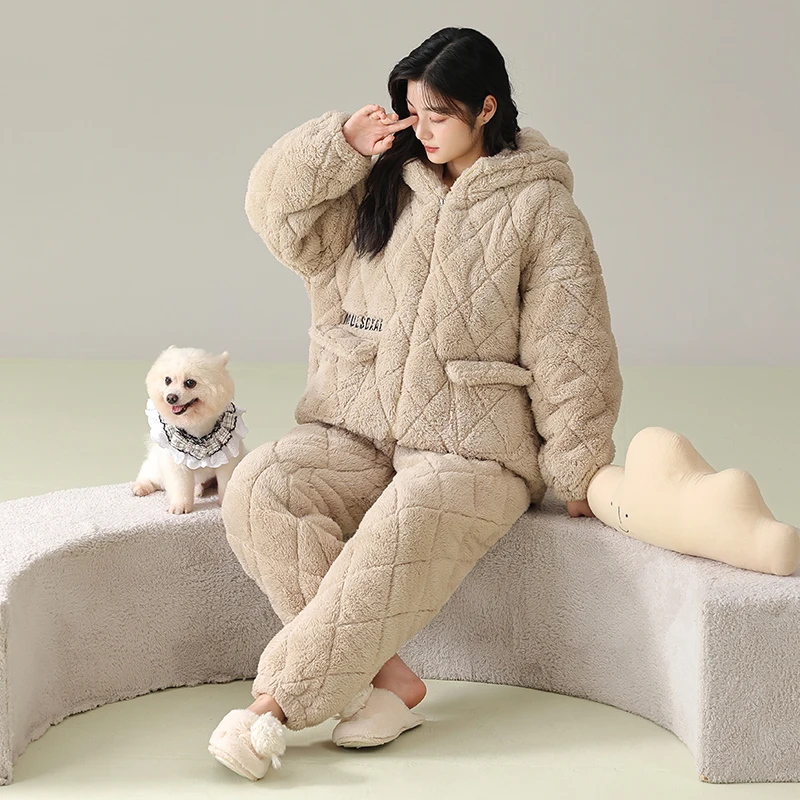 

Женские пижамные комплекты из бамбука и шелка: однотонные, глянцевые, терморегулирующие, приятные для кожи, с круглым вырезом и коротким рукавом