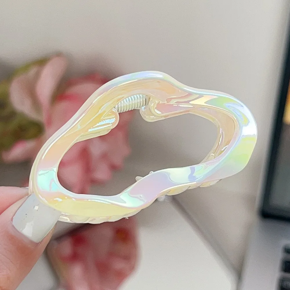 

Sweet Cloud Shape Hair Claw Illusory Color Elegant Geometry Shark Clip Headwear High Ponytail Clip Mini Hair Crab Clip