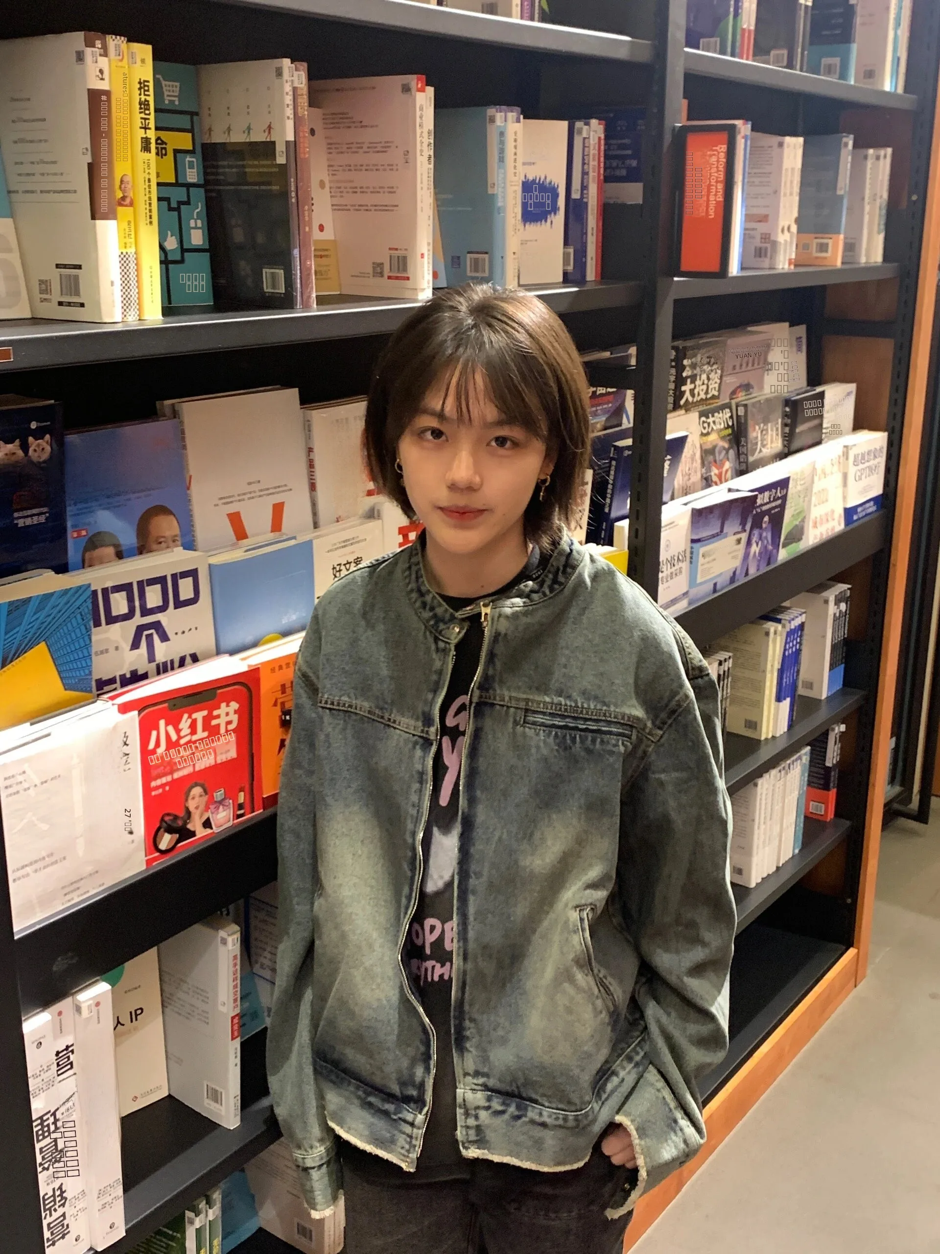 

Винтажная синяя джинсовая куртка свободного кроя в уличном стиле, универсальная модная верхняя одежда для молодежи на все сезоны, с длинными рукавами