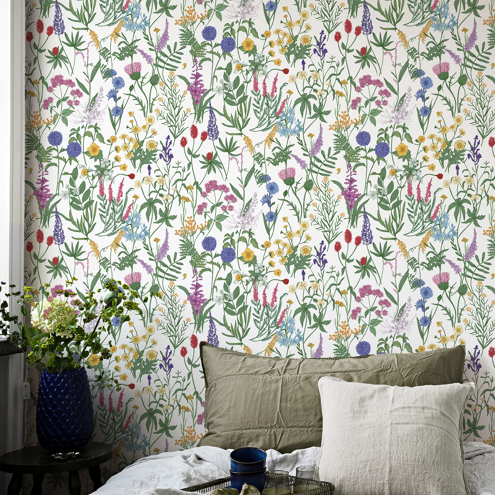 

Classic Black Crush Floral Wallpaper Morden Peel And Stick Furniture Cabinet Sticker Chic Self Adhesive White Flower Wallpaper