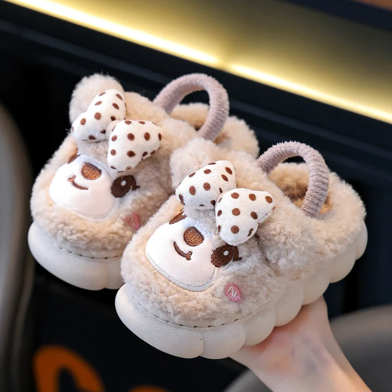 

Зимние детские тапочки, хлопковые теплые нескользящие плюшевые домашние тапочки для мальчиков, плюшевые тапочки с сумкой на каблуке для девочек