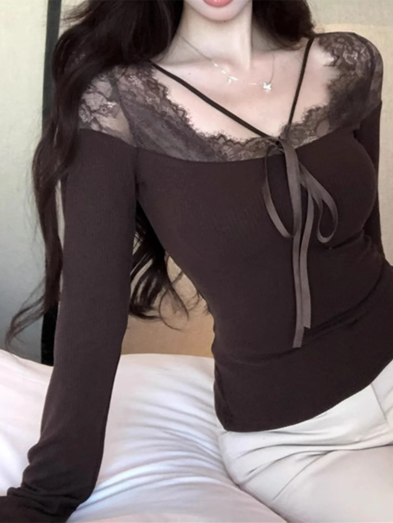 

Women's Long Sleeve V-Neck T-Shirt Autumn Sexy Plain Lace Stitching Lace-Up Skinny Fit Basic Top for Casual Wear