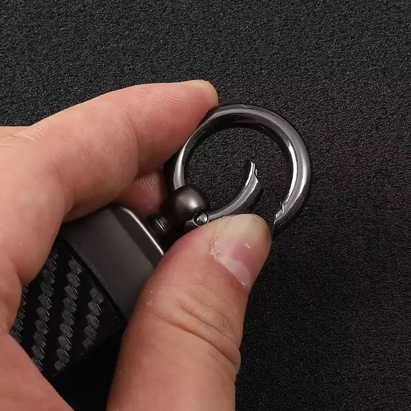 High-Grade Leather Motorcycle keychain Horseshoe Buckle Jewelry for SAIC Maxus T60 T70 T90 Pickup D60 Car Accessories