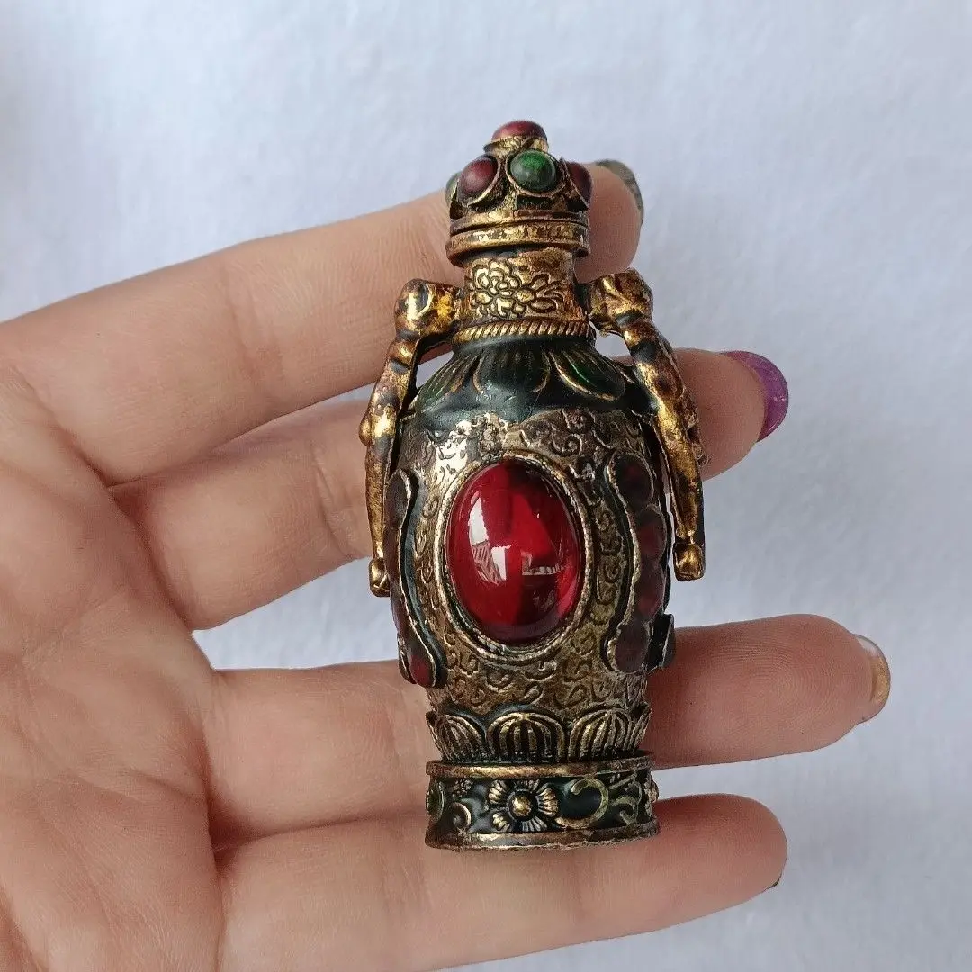 Old Tibet Collection Handmade Pure Copper Inlaid Ruby Interior Painted Ethnic Characteristic High-end Snuff Bottle
