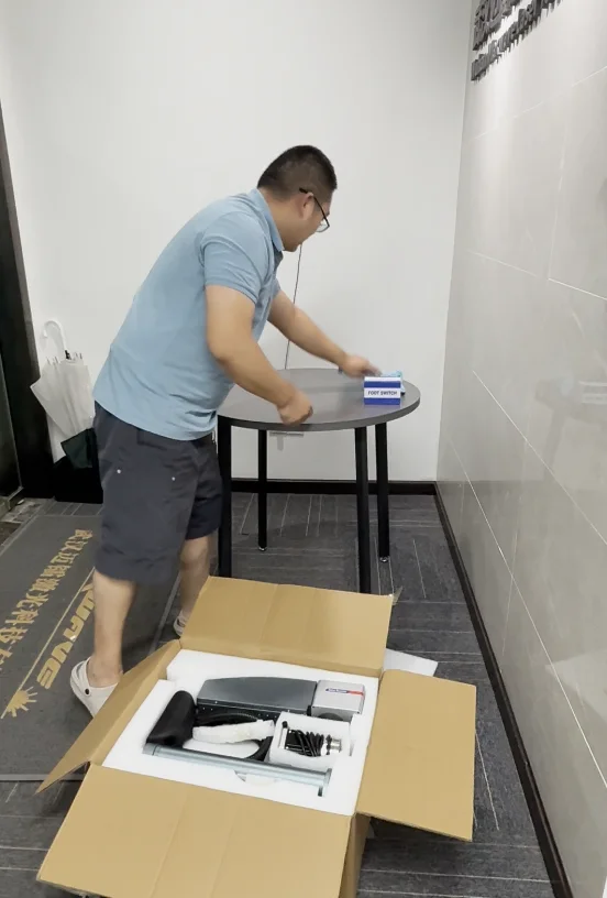 

Мини-волоконный лазерный гравировальный станок 20 Вт, настольный маркер для металла, нержавеющей стали, алюминия, лазерный гравировальный станок 110x110 мм