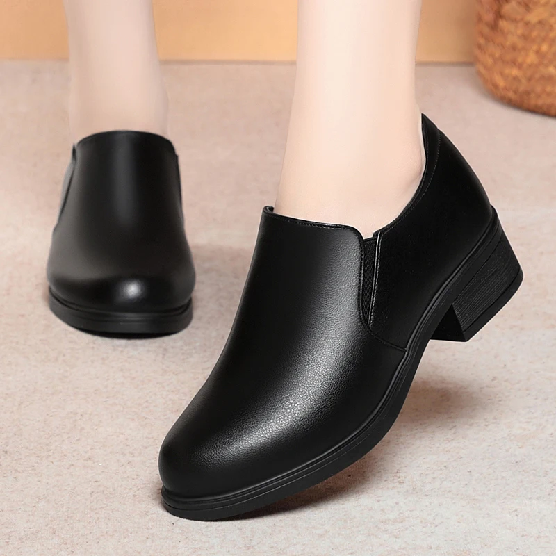 

AIYUQI Women's Large Size Shoes 2026 Spring New Round Toe Slip-On Women's Loafers Classic Mom Shoes