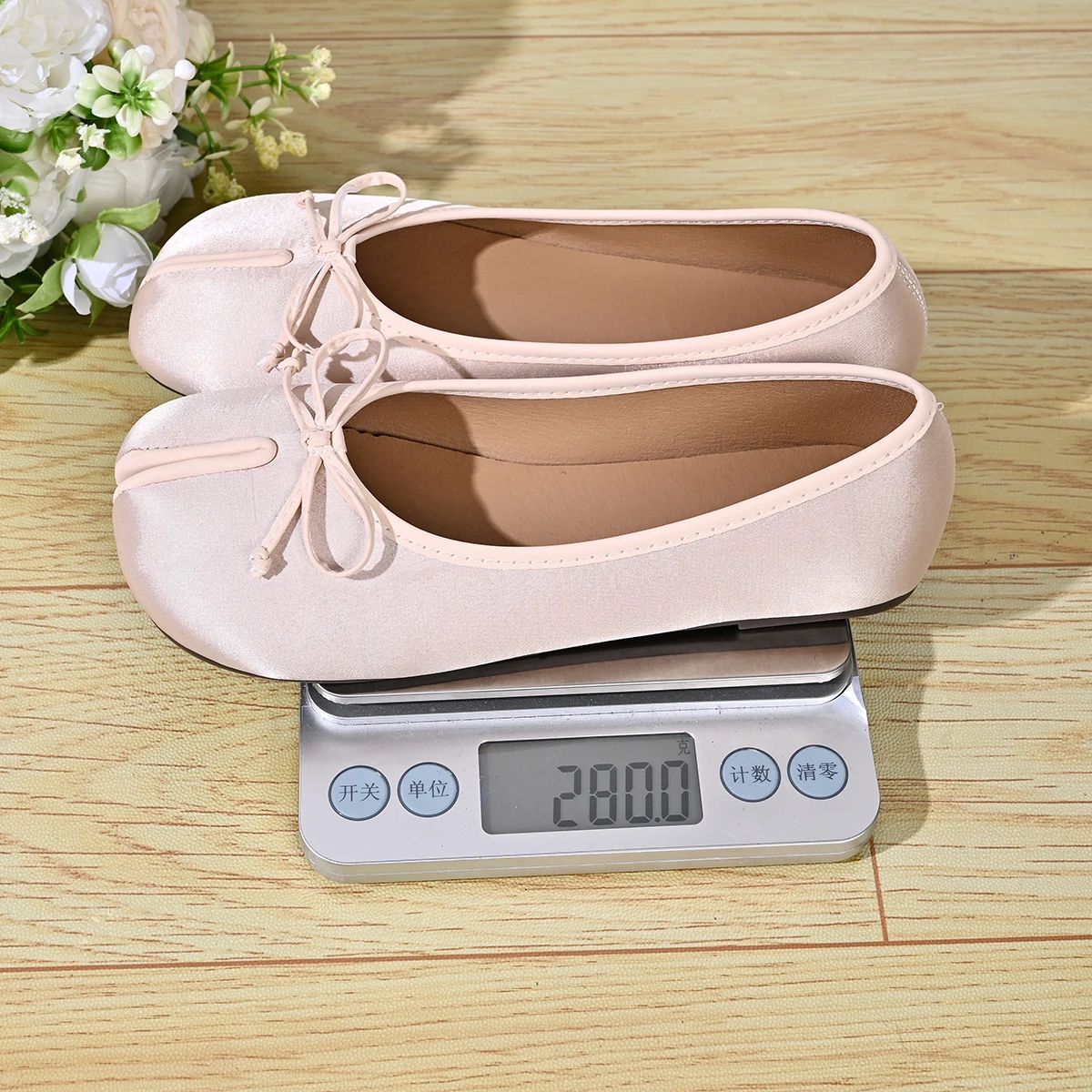 Spring Summer Microfiber Leather Split Toe Women Pumps Fashion bowknot Designer Low Heeled Tabi Soft Soles Loafers Casual Shoes