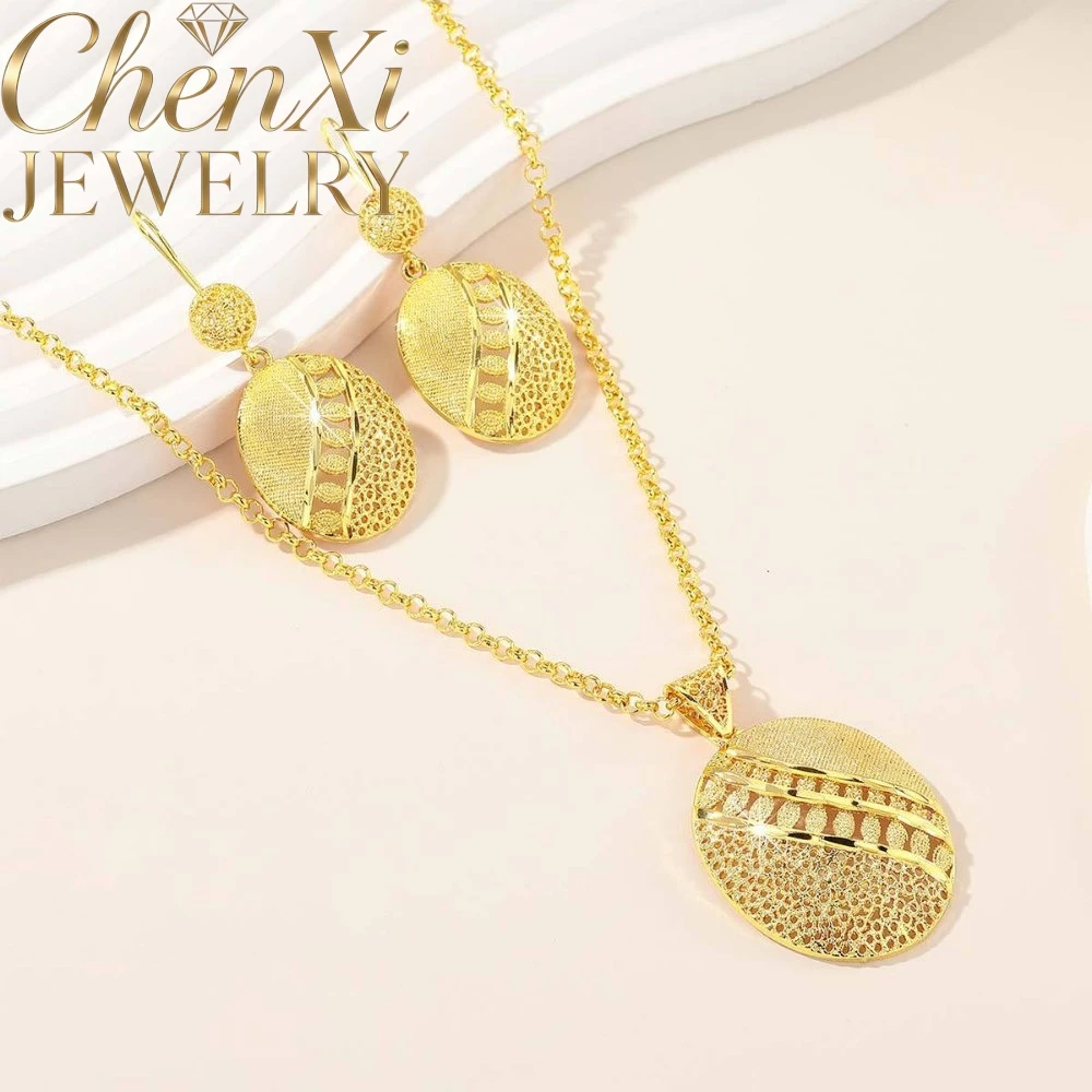 Sand Gold Heart-Shaped Hollow Tassel Round Necklace Loving Romantic Accents Ornaments For Exquisite Sentimental Popular Gift