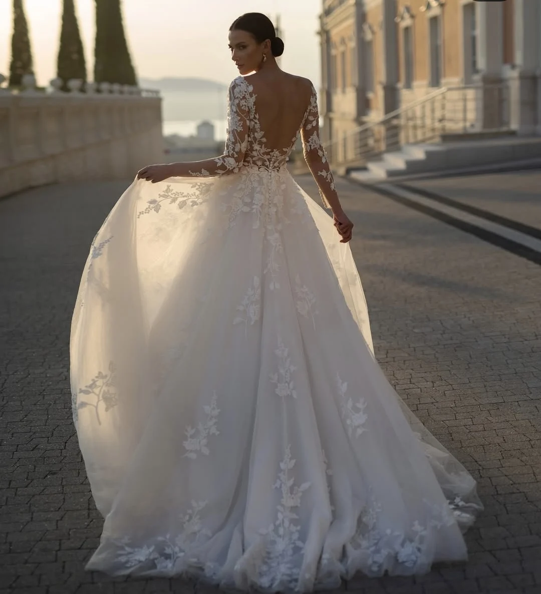 فستان زفاف مخصص لقياس كم طويل دانتيل زينة فستان زفاف مذهل رائع تول طول الأرض رداء على شكل حرف V