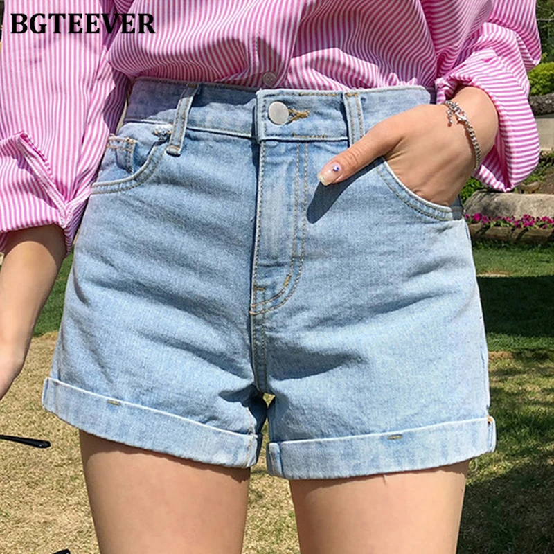 

BGTEEVER Summer Fashion Loose Pockets Female Wide Leg Jeans Shorts Casual High Waist Ladies Single Button Straight Denim Shorts
