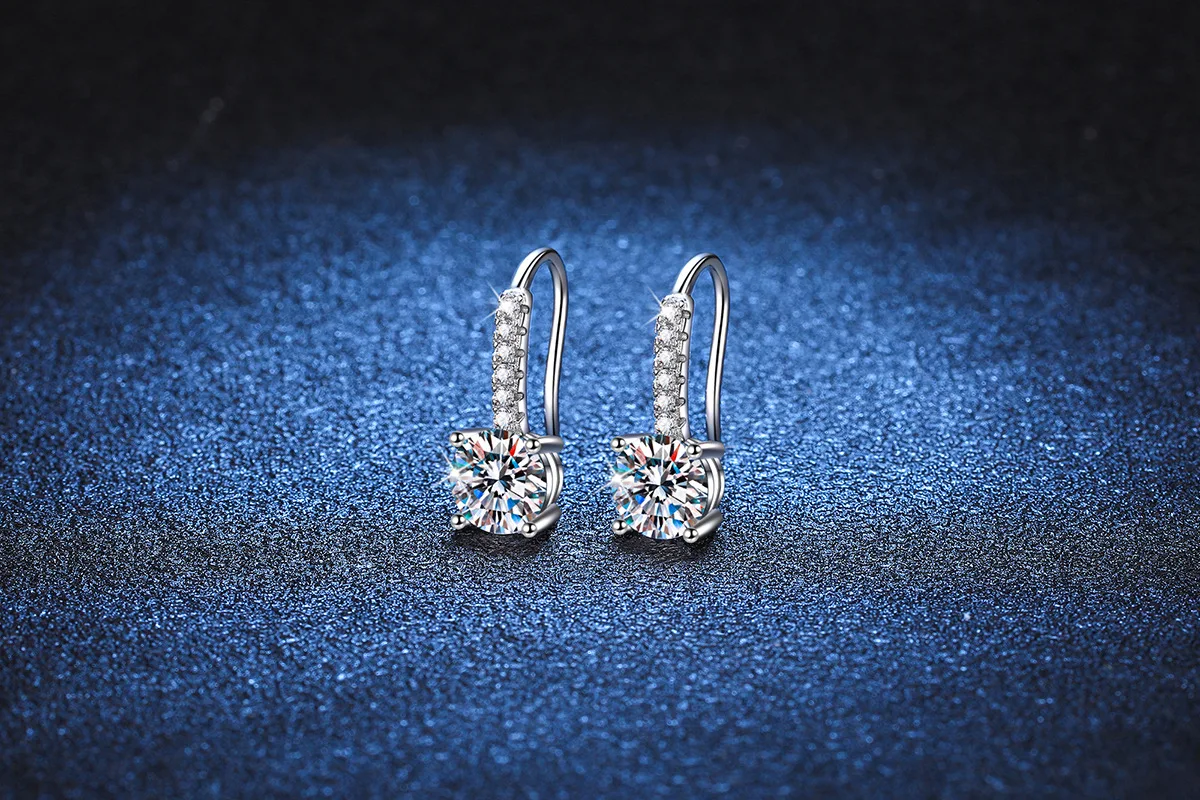 LioraGem Classic Four-prong Moissanite Stud Earrings, 1-carat Moissanite with A Sleek, Minimalist Design Platinum PT950 Stamp