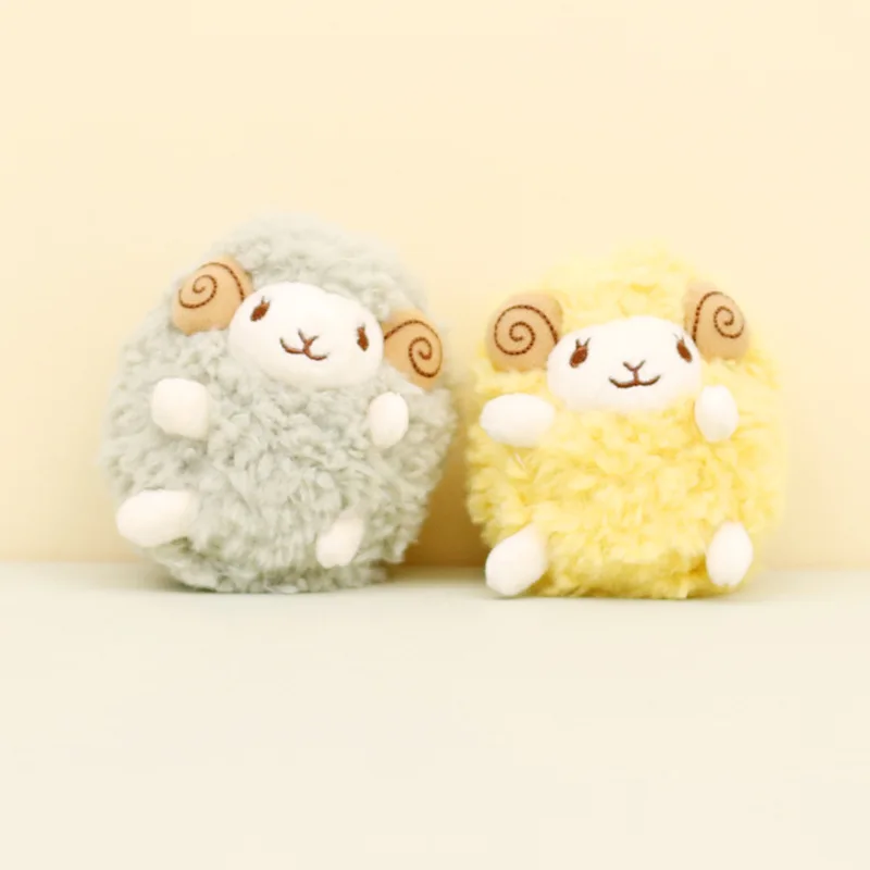 Mignon Mini sac à dos décoration mouton en peluche jouet pendentif doux agneau poupée ornement porte-clés pour décoration de voiture mouton en peluche pendentif