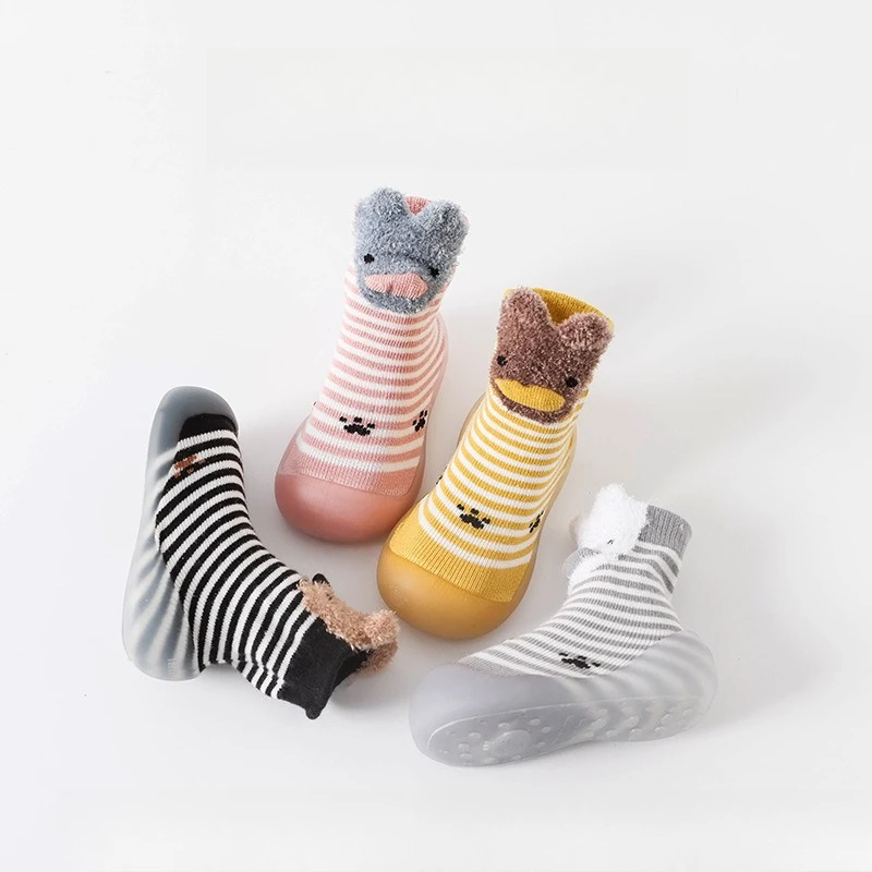 منتجات جديدة أحذية أطفال جوارب أطفال مضادة للخذ أحذية أطفال كرتونية أحذية أطفال صغار أحذية أرضية