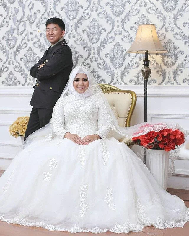 فساتين زفاف إسلامية ساحرة مخصصة من الدانتيل رداء De Mariage سويب تراين بأكمام طويلة ثوب زفاف فيستدوس دي نويفا