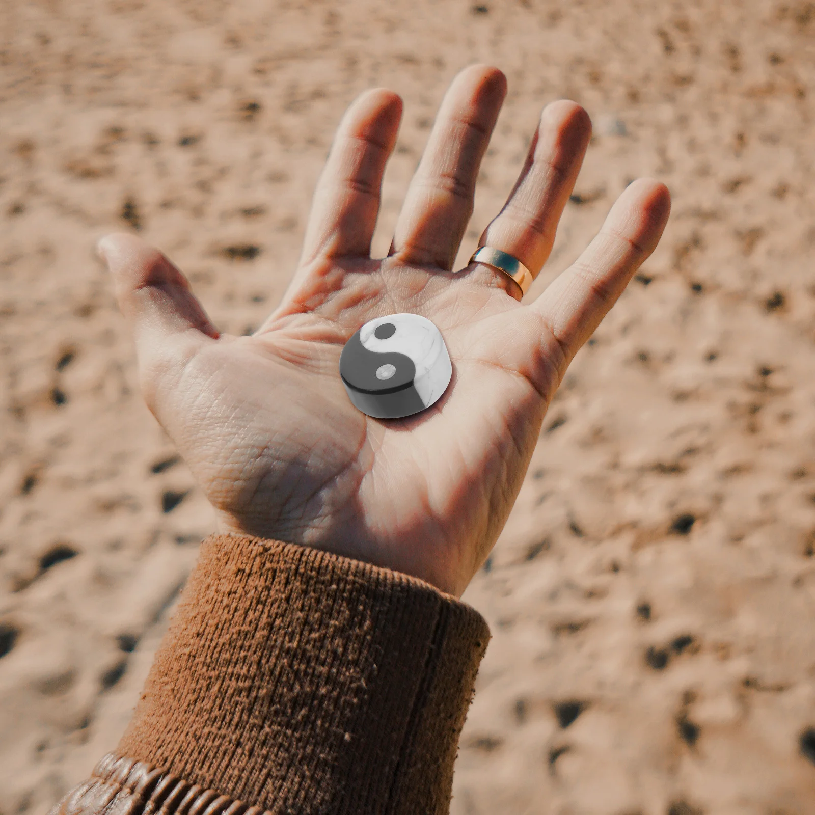 

Premium Black and White Tai Chi Statue Small Stone Eight-Diagram Ornament for Home Decor Room Decoration Desktop Accent Layout