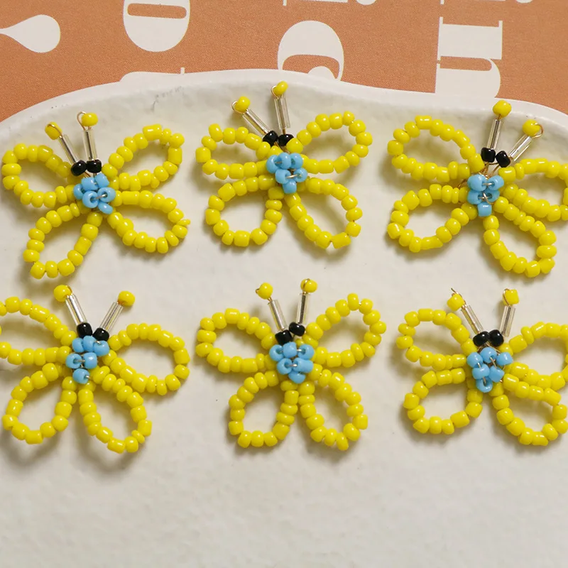 

Handmade Beaded Simulation Butterfly Shoe Charms for Clogs 1 Piece Summer Field Cute Lightweight DIY Premium Gift Accessories