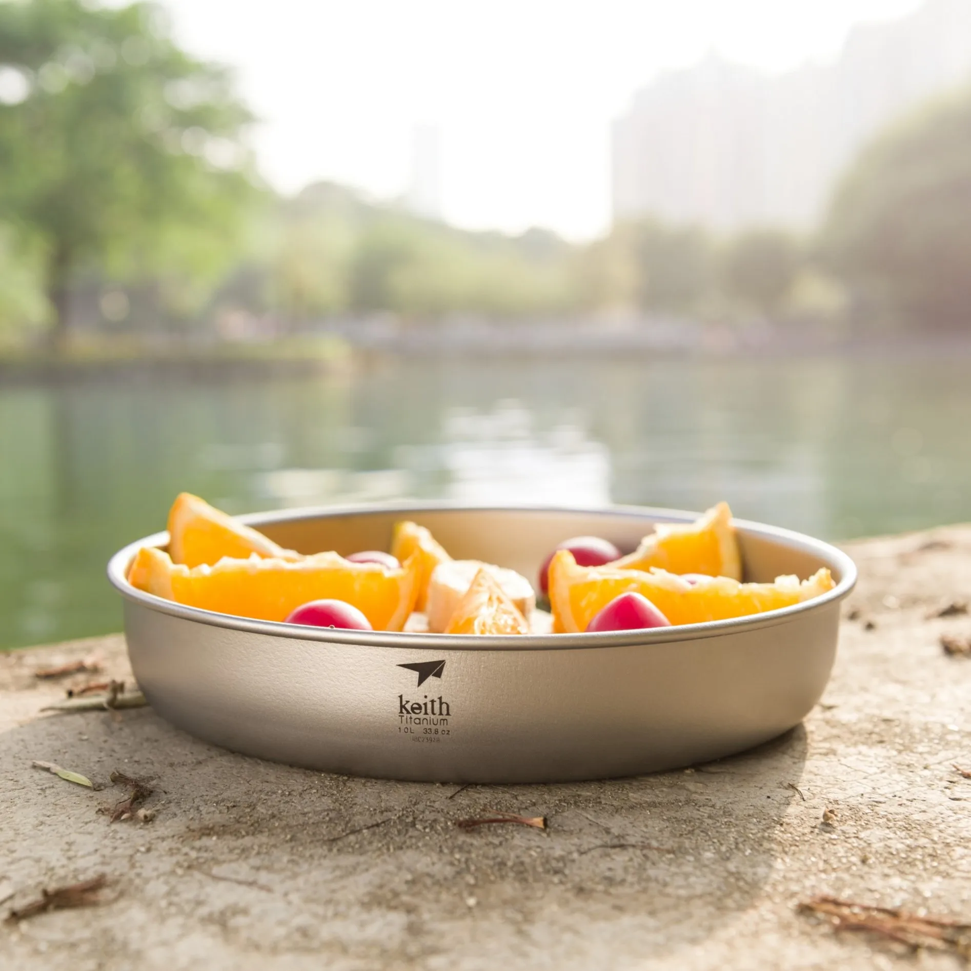 

Keith Titanium Outdoor Camping Tableware Dish Salad Plate 1000 ml Ti8702