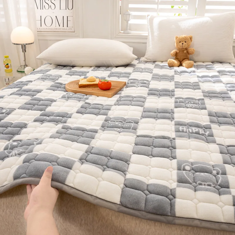 Winter Plush Warm Mattress Toppers Dormitory Cartoon Bed Sheet Bed Cover Fold Thin Floor Mat Mattress Protector Cover Bed Linens