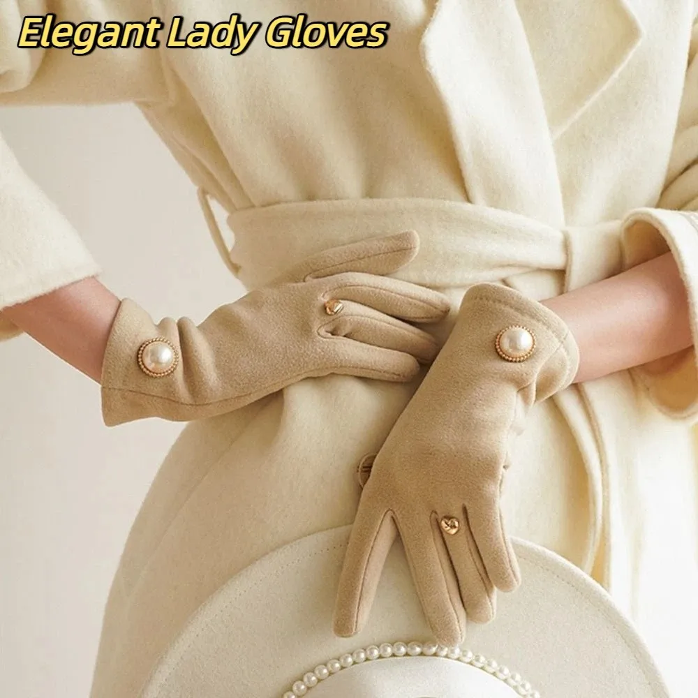 Guanti da ciclismo invernali in velluto carino Guanti da donna con perle a forma di cuore Guanti morbidi e spessi da esterno