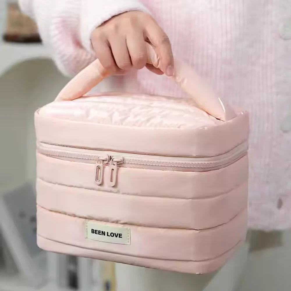 Portable Fashion Quilted Cosmetic Bag Handheld Travel Makeup Bag Down Cloth Storage Bag Girl Waterproof Toiletry Cosmetic Bag