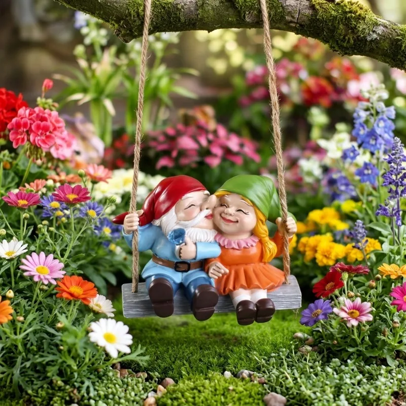 

Garden Gnome Swing Figurine, Resin Couple Decor for Valentine's Day, Romantic Yard Ornament