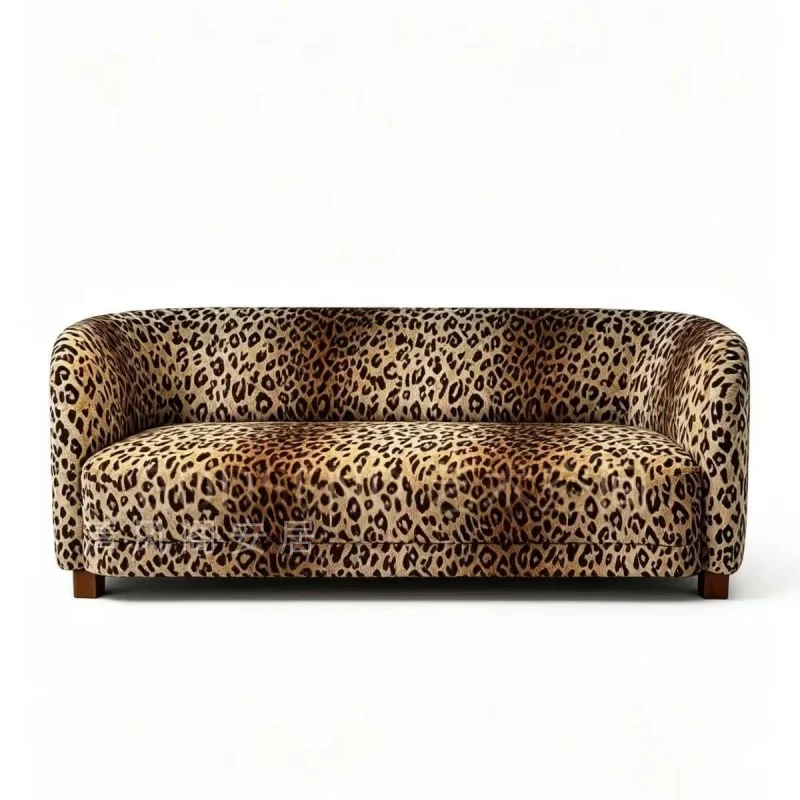 

Medieval wabi-sabi wind sofa light luxury small apartment bedroom photography museum homestay furniture French retro