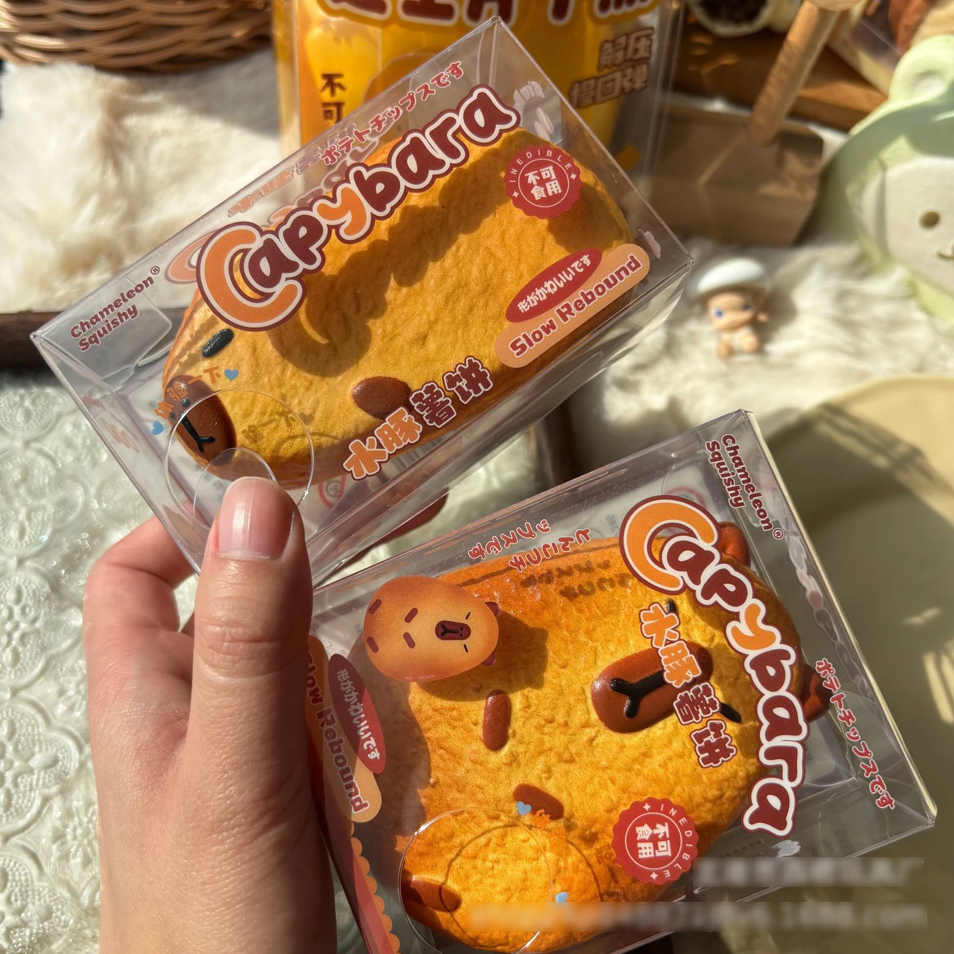 ふわふわカピバラ型のパン型スクイーズおもちゃ、ゆっくり戻る、濡れたような柔らかい感触、かわいい動物のピンチ感覚玩具、感覚玩具、不安解消、面白いおもちゃ