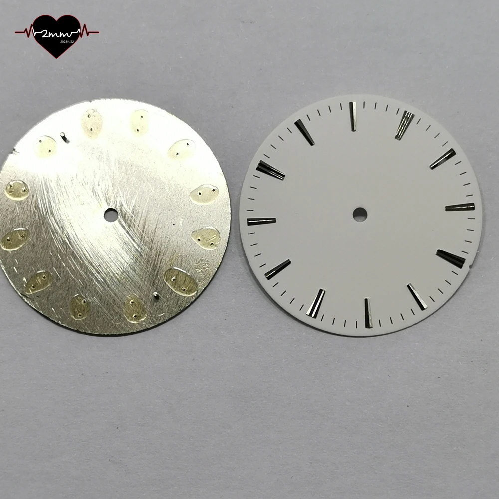 قرص ساعة فارغ 33.5 ملم وجه ساعة لامعة غير لامعة أبيض أسود اللون ذهبي فضي مؤشر الساعة الحقيقية دبوس لحركة NH35