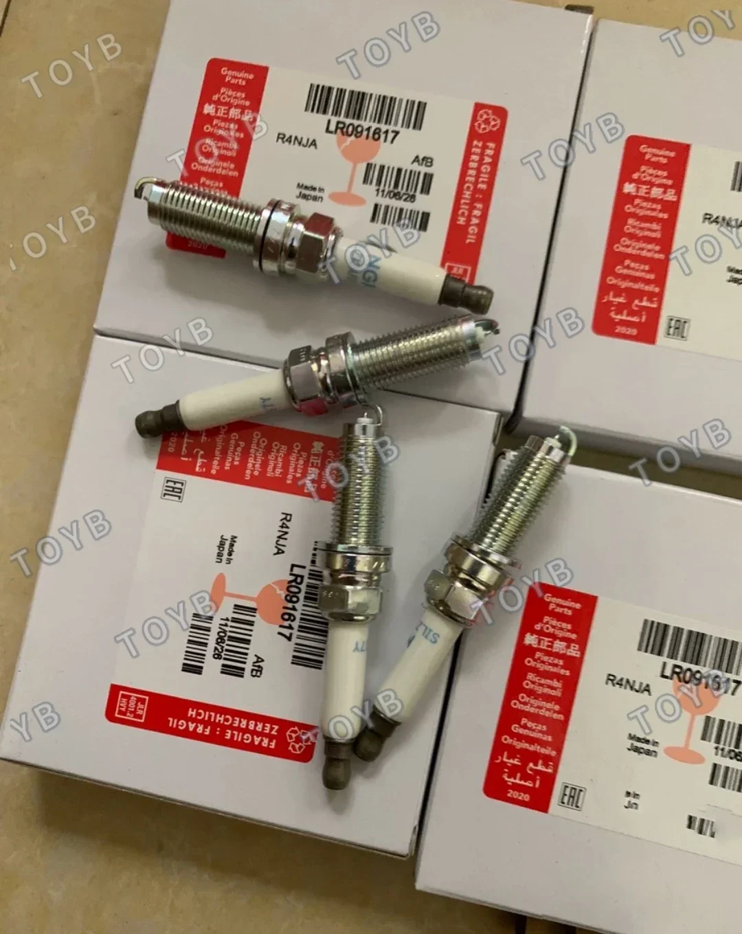 Suitable for Land Rover New 2.0 3.0 AJ200 Spark Plug Range Rover Discovery LR091617 LR178881