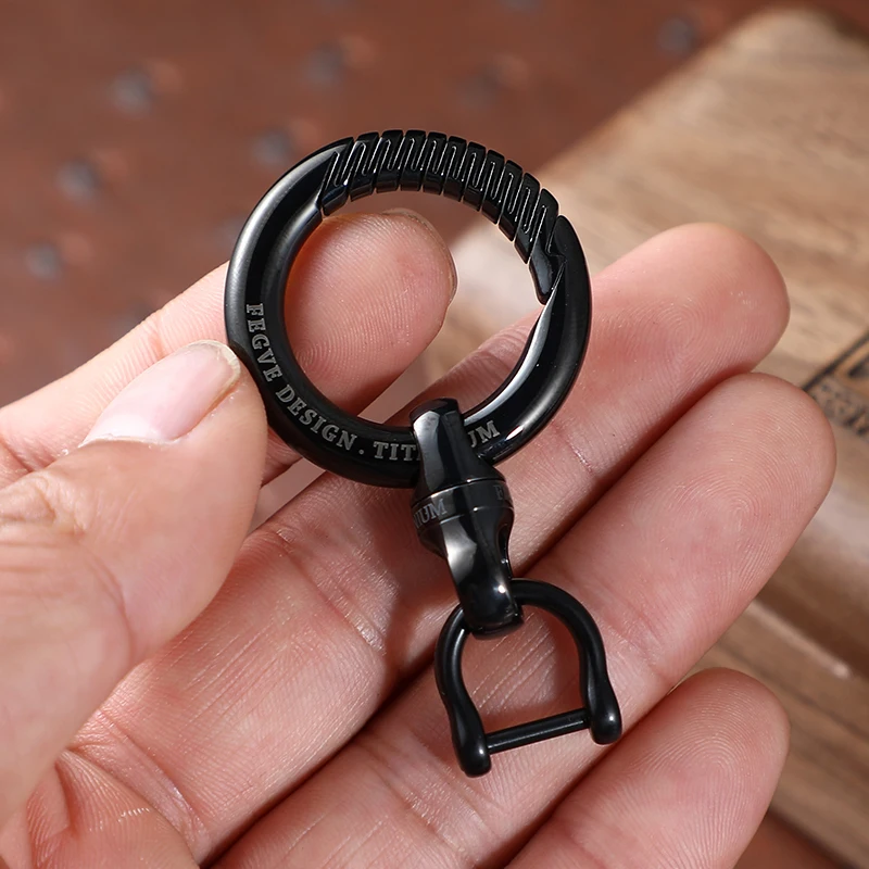 BestGift For Men! Black Titanium Alloy Car Keychain-360° Rotation, Belt-Hook Design, Luxury Key Ring Set (EDC Essential)