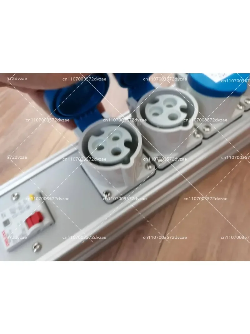 16 Amps Power Box 4 Outputs Aviation Industry Plug-in Distribution Box 220 Input Junction Box for Empty Stage Performance