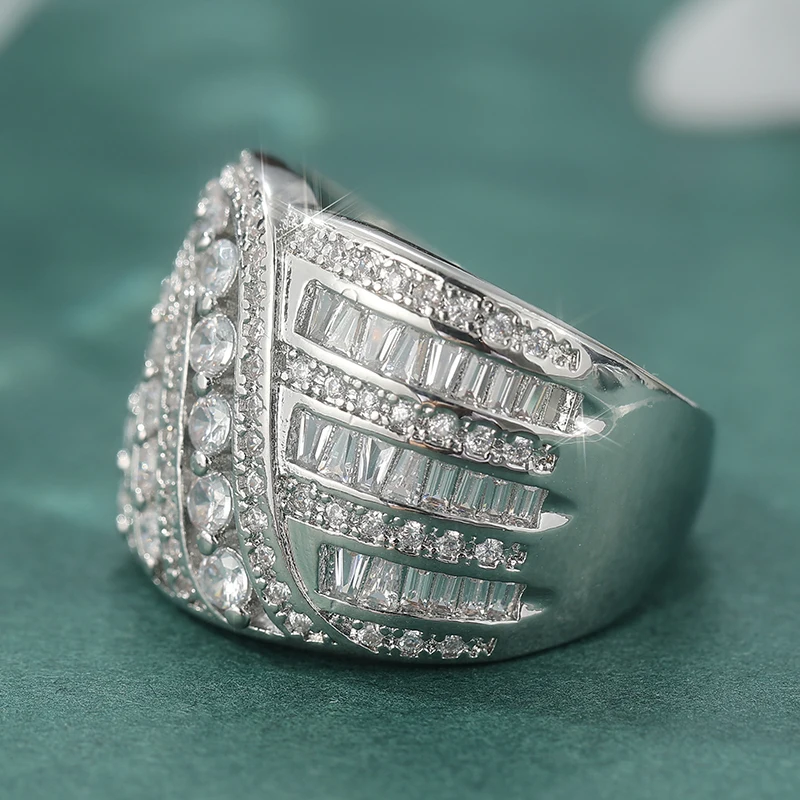 Luxuriöser Eingelegter Weißer CZ Damenring Exquisiter Silberfarbener Geometrischer Ring für Tägliches Tragen und Partys Jubiläumsgeschenk – Detail 2