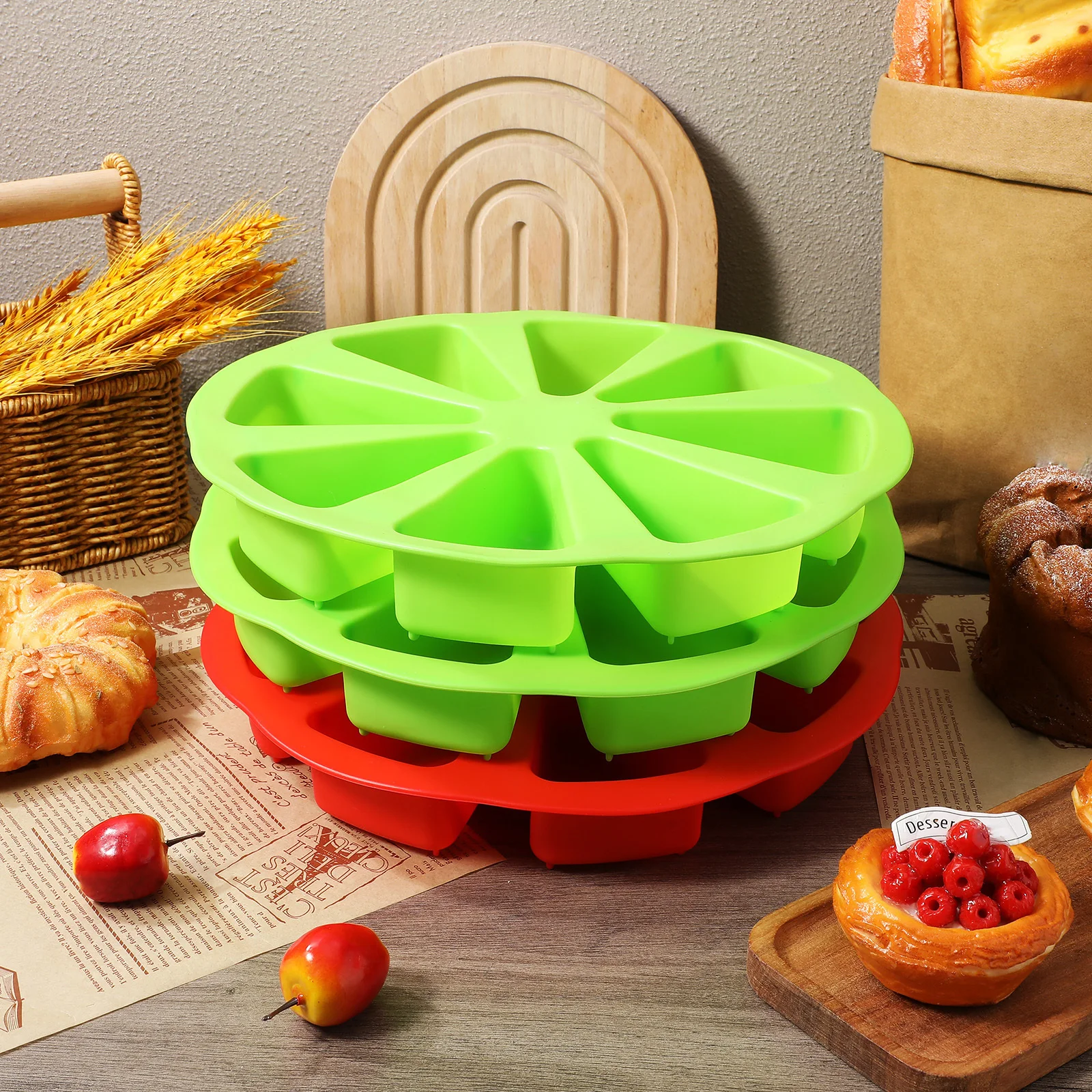 

4Pcs Silicone Triangle Cake Mold Multi Purpose Baking Mold Cake Tray for Chocolate Jelly Ice Nonstick Baking Pan