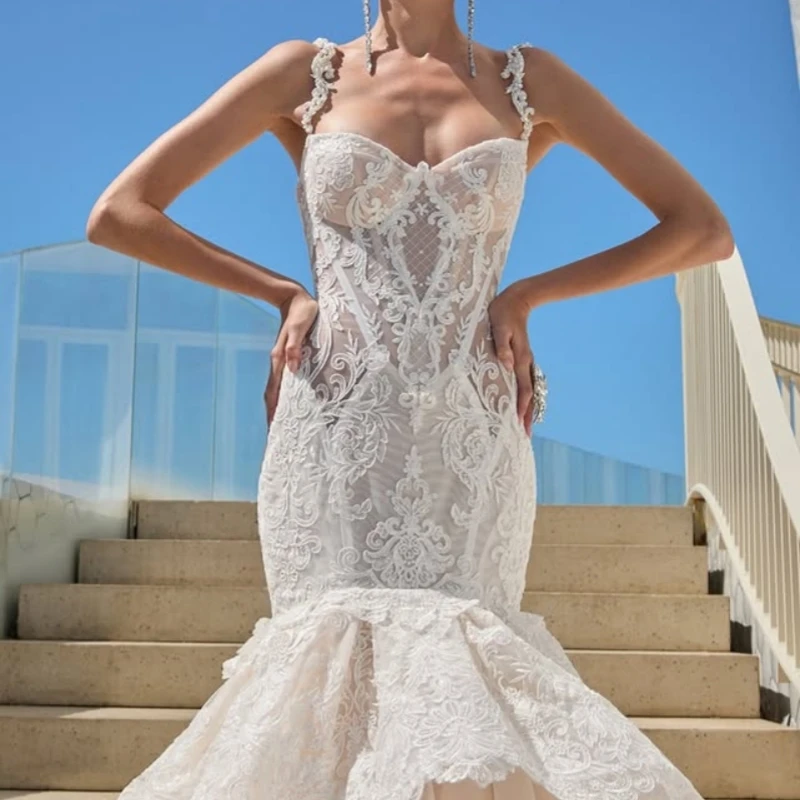 

Customized white Royal Wedding Dresses Long tail applique Tull Pearl bead fishtail Lace pleating Made Robe De
