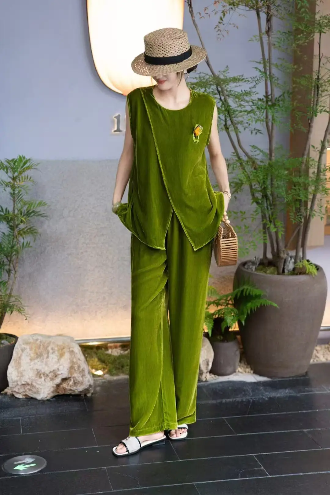 High Quality Spring/Summer New Round Neck Vest Silk+ Velvet Fabric Sleeveless Vest+Elastic Waist Expanded Legs S-XL