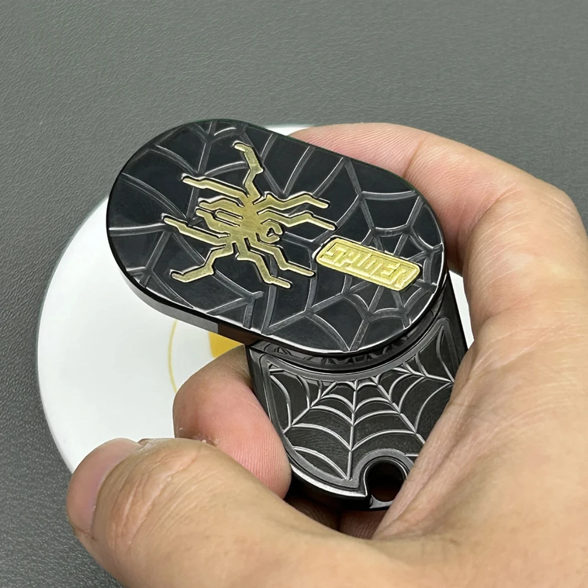 Edc brinquedos aranha haptic fidget slider diapasão girador liga de titânio sensorial alívio do estresse foco tdah